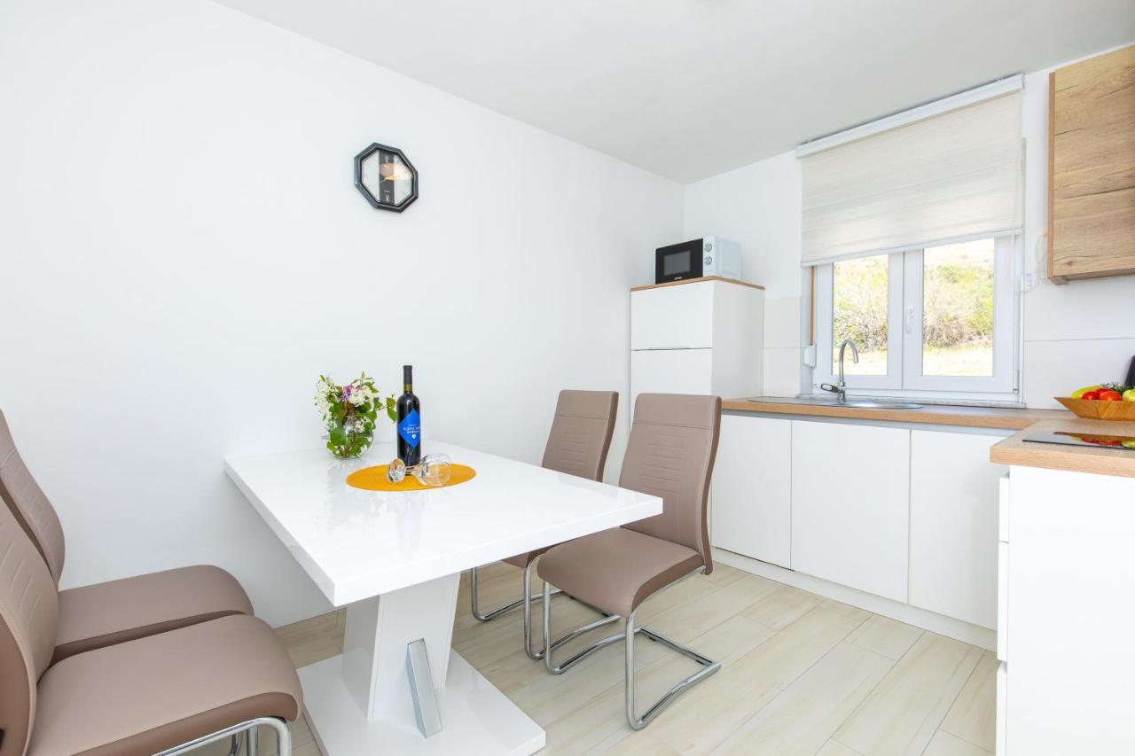 Apartments Augustinovic Baska  Exterior photo