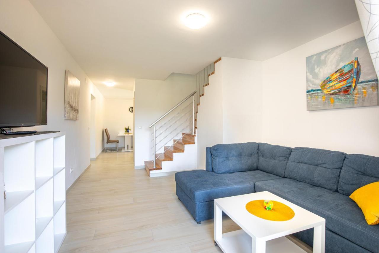 Apartments Augustinovic Baska  Exterior photo