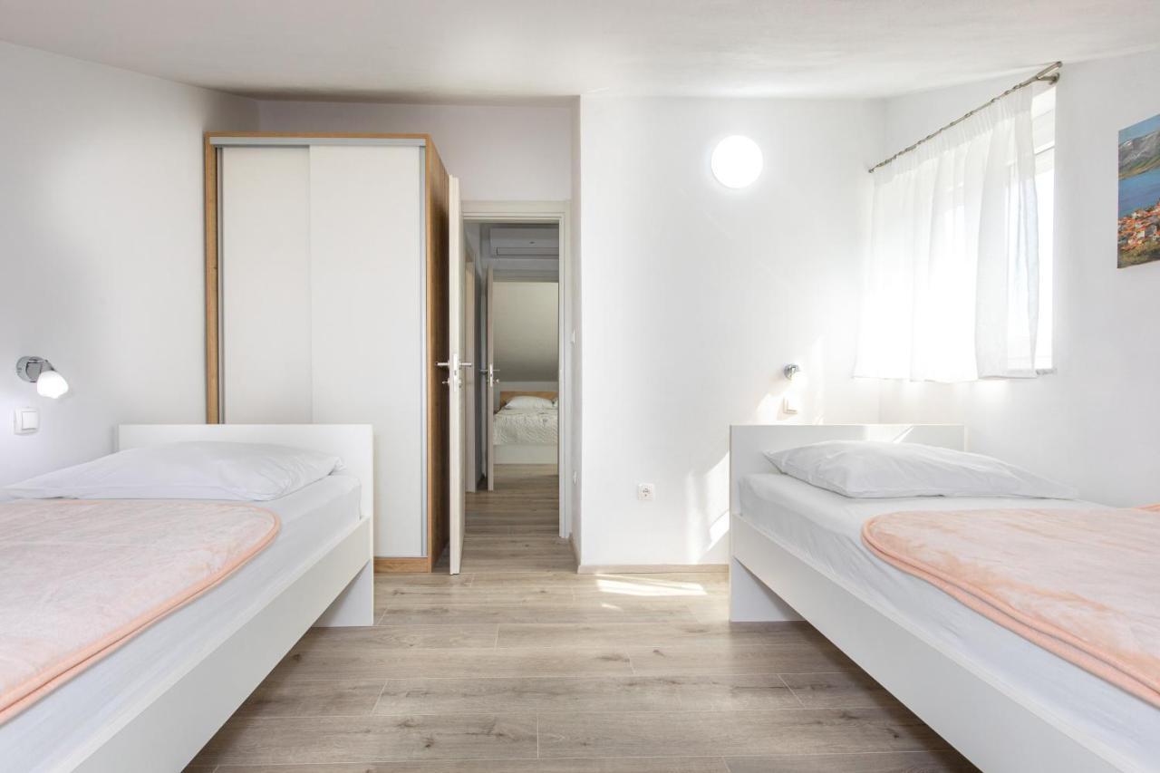 Apartments Augustinovic Baska  Exterior photo